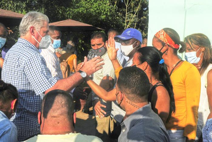 Visita al barrio El Chalet del consejo popular Toledo en la Ciudad de Artemisa como parte de la Visita del 1er secretario del CCPCC y presidente de la República de Cuba, Miguel Díaz-Canel Bermúdez