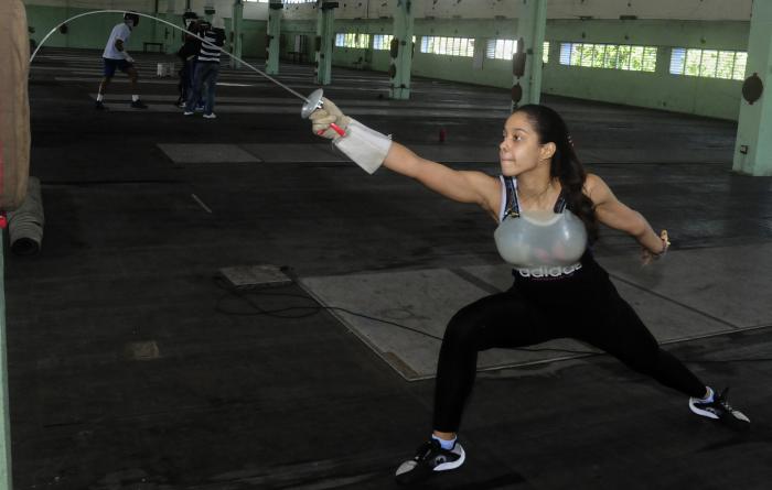 Melissa Pérez Blanco Florete del equipo de esgrima durante la Preparación de la delegación que participará en los juegos paramericanos Cali 2022, desarrollado en el Centro de Entrenamiento de Alto Rendimiento, Cerro Pelado, Boyeros
