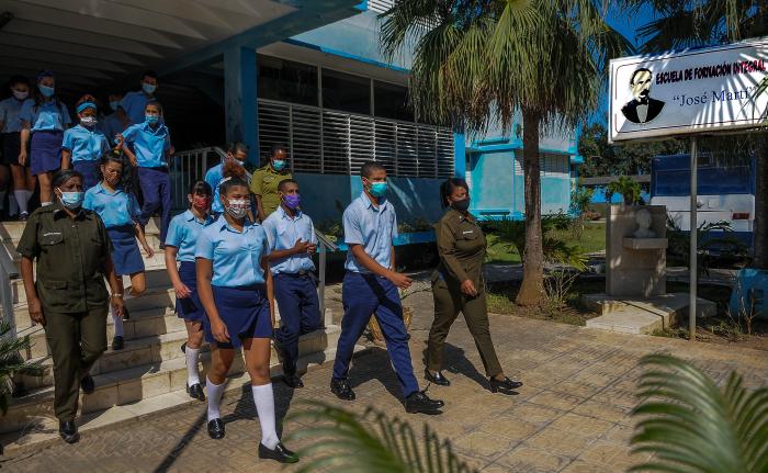 Visita a la escuela de Formación Integral José Martí