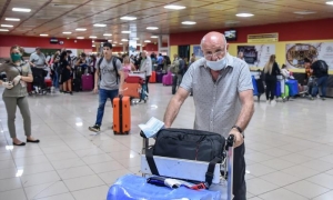 Aduana de Cuba, prevención Coronavirus, en el Aeropuerto Interncional Jose Martí