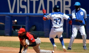Serie de Béisbol 61 IND vs STG Jugada