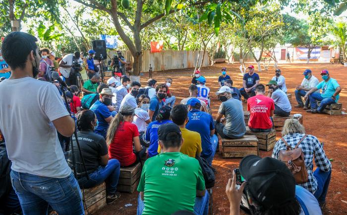 Trabajo voluntario en homenaje al 60 aniversario de la UJC y la OPJM, encabezado por el Presidente de Cuba, Miguel Díaz-Canel Bermúdez, finca El Valiente, sembrando Yuca y Maiz