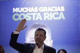 Rodrigo Chaves, líder del Partido Progreso Social Democrático, con tendencia a la derecha, se convirtió en el mandatario electo de Costa Rica