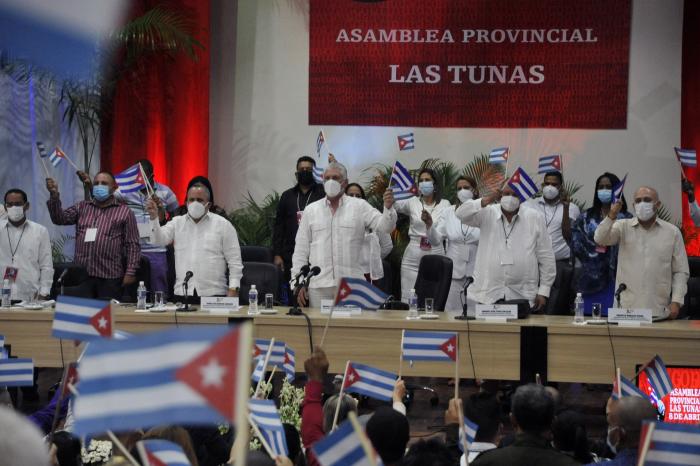 En las asambleas provinciales de balance del Partido se ha reiterado la necesidad de transformar 
los métodos y estilos de trabajo de la organización. Foto: Estudios Revolución