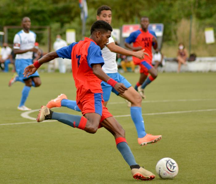 Nacional de Futbol-Yasay Rivero delantero del equipo Artemisa.