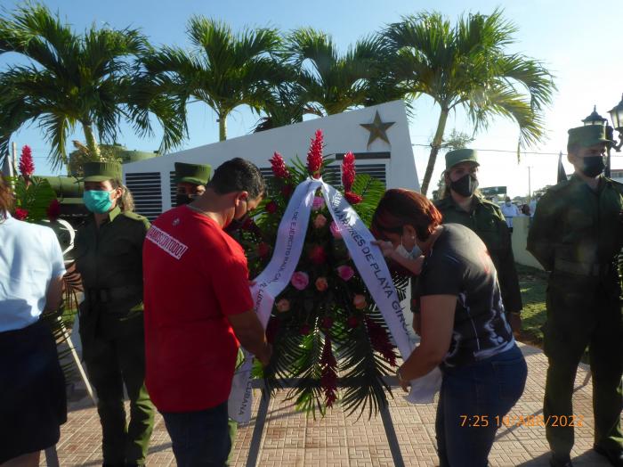 Ofrendas de Raúl y Díaz-Canel a los mártires de la épica gesta de Girón