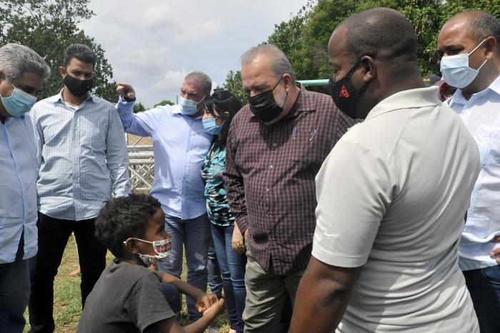 Marrero Cruz visitó el barrio La Corbata