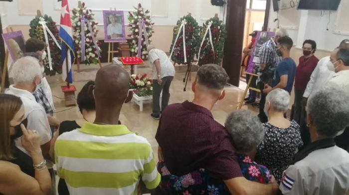 Homenaje a Nicanor León Cotayo.
