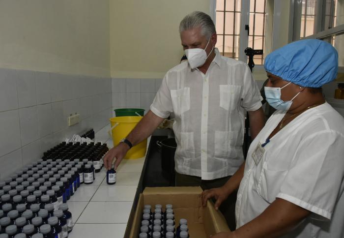 El Presidente Díaz-Canel expresó satisfacción por el ambiente revolucionario y de trabajo que se advierte en la capital. Foto: Estudios Revolución