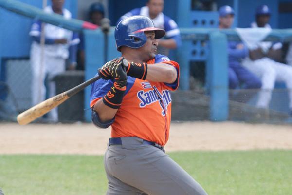 A falta de 12 juegos Frederich Cepeda sigue siendo el líder de los bateadores de la 61 Serie Nacional