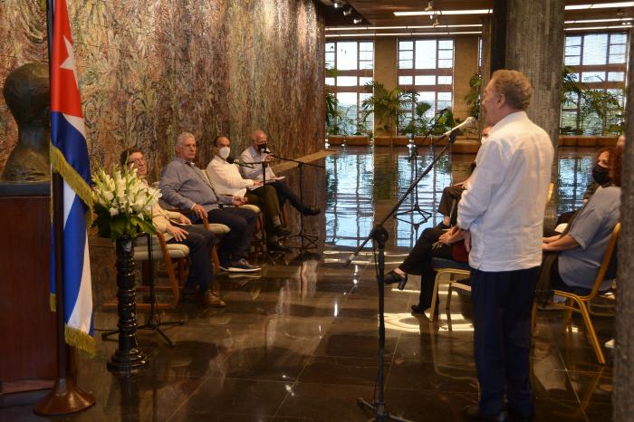 Encuentro del Presidente con miembros de la Red en Defensa de la Humanidad
