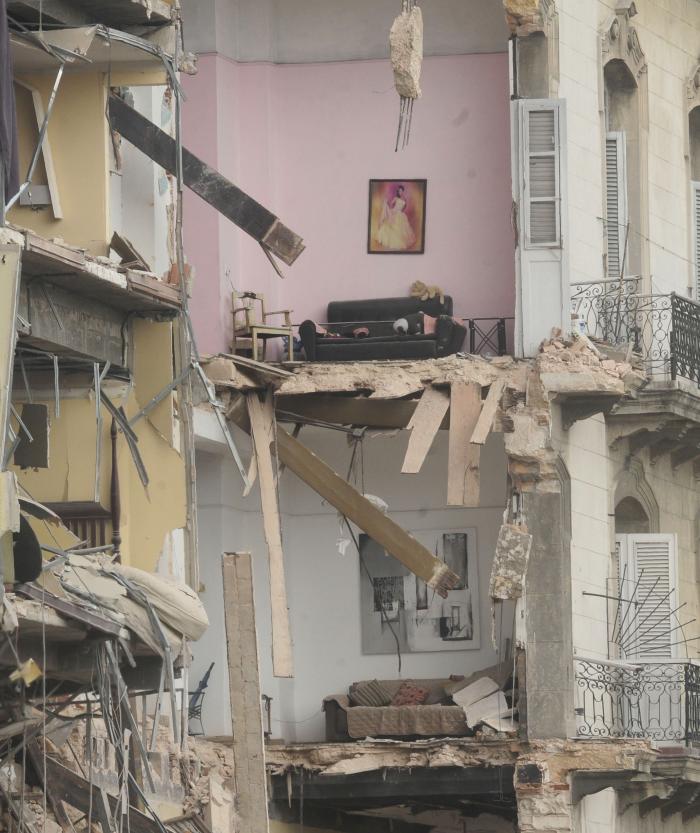 Labores de salvamento y rescate en el accidente del hotel Saratoga, Habana Vieja