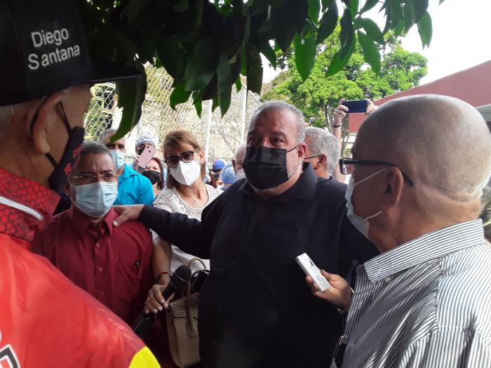 Gratitud para los que cuidan de nuestros compatriotas. Foto: José Llamos Camejo