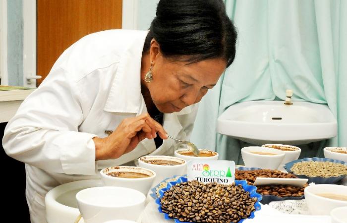 Francisca Holder Ges, es la única cubana con rango internacional como catadora de café, cacao y té