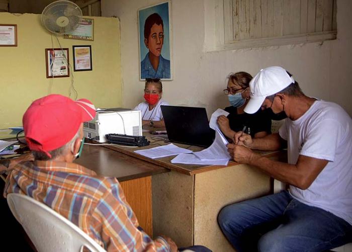 Isaac Paz Travieso, director agrícola en la Empresa, reconoce que el avance es un paso importante en el orden organizativo y de aseguramiento para la venidera zafra.