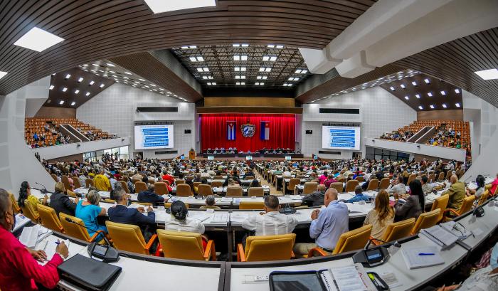 Quinta Sesión Extraordinaria de la Asamblea Nacional del Poder Popular, en su IX Legislatura, Comisión de Sesión Plenaria