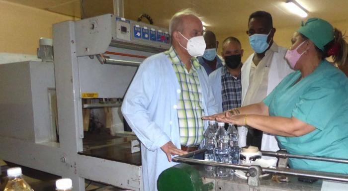 La visita del Secretariado del Comité Central ha tenido entre sus objetos importantes centros económicos. Foto del autor