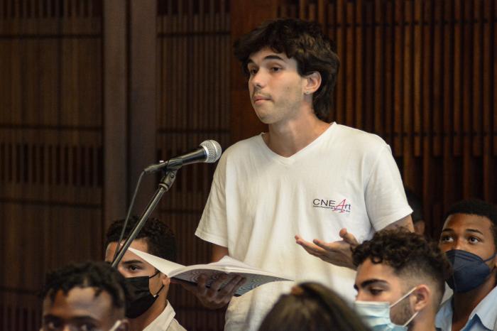 Díaz-Canel a los estudiantes de la FEEM