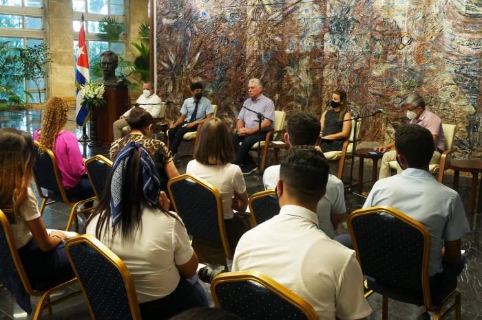 Díaz-Canel a los estudiantes de la FEEM