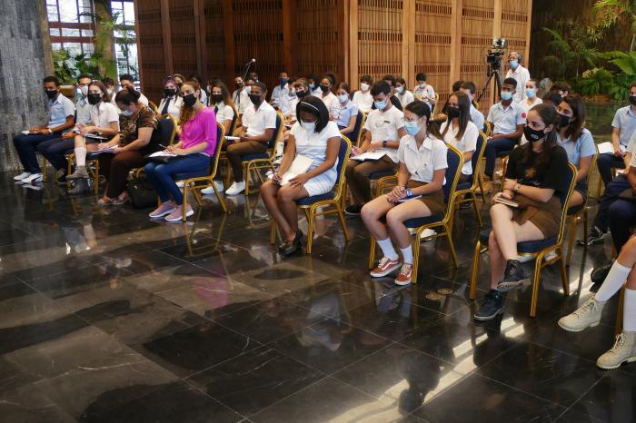 Díaz-Canel a los estudiantes de la FEEM