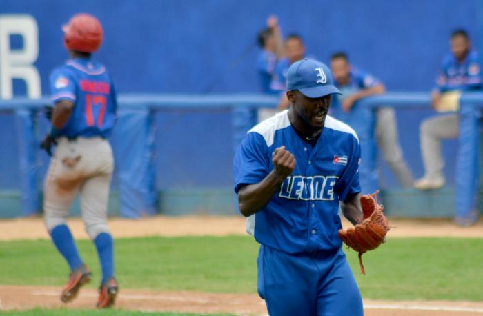 Beisbol-Serie 61- IND-GRM-juego 4to  Yandi Molina, Lanzador
