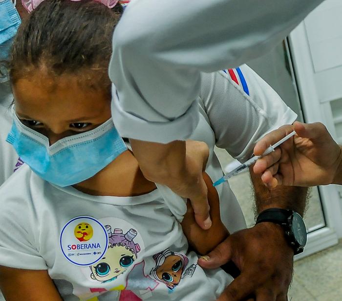 La vacunación de la población pediátrica resalta dentro de los logros de Cuba 
en la lucha contra la pandemia. FOTO: JOSÉ MANUEL C