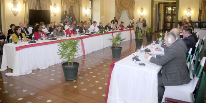 5ta Sección Plenaria de la comisión intergubernamental Cuba - Belarus, presidido por Inaivis Bonachea González, Directora de Política Comercial con Europa del MINCEX y Mr. Evgeny Shestakov