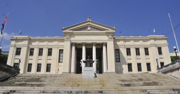 Proteccion contra el coronavirus ,La UH  primera universidad cubana entre las 500 mejores del mundo.