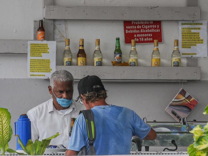 Cafetería en La Habana.