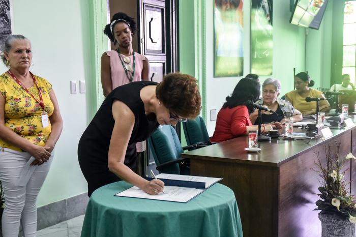 Contralores cubanos firmaron su compromiso de ética 