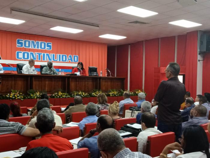 En Granma Esteban Lazo.