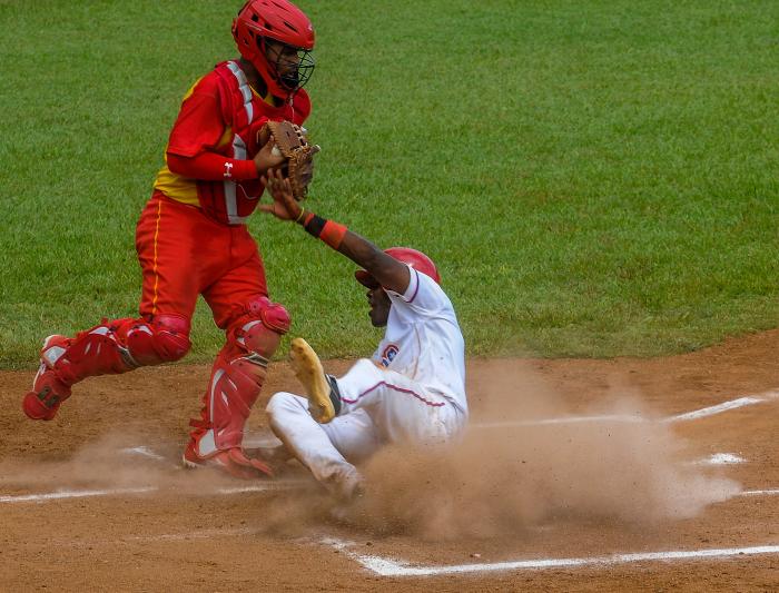 Séptimo juego de la final del play off de beisbol entre los equipos de Granma y Matanzas en el estadio Mártires de Barbados en Granma, donde resultó ser el campeón Nacional el equipo de Granma,