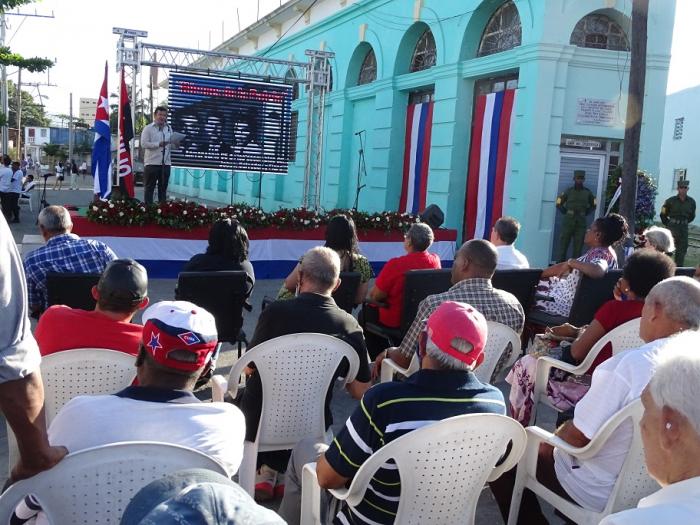 Como cada 30 de junio, Josué, Floro y Salvador recibieron el homenaje de los santiagueros. Fotos del autor.