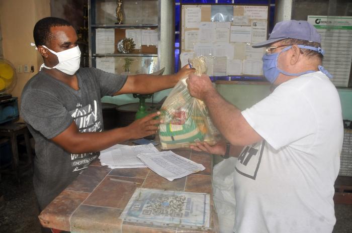 Bodega, entrega de modulo de alimentos que fue donado a Cuba.