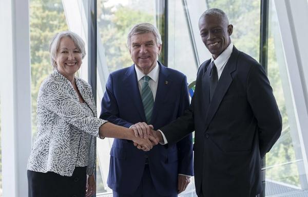 Sussane Lyons , Thomas Bach y Roberto León Richards sostuvieron un encuentro en Lausana, Suiza. 