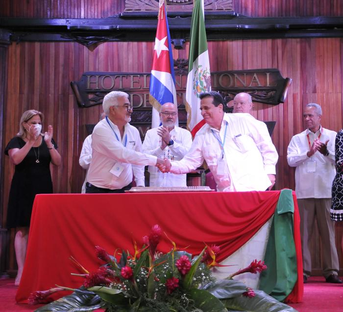 Foro Empresarial Cuba y Mexico firma de acuerdo entre los dos paises.