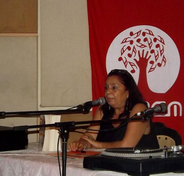 Adriana Orejuela durante su participación en un foro de la Egrem.