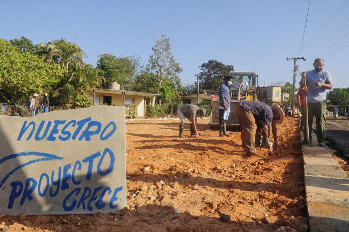 Visita al barrio El Chalet del consejo popular Toledo en la Ciudad de Artemisa como parte de la Visita del 1er secretario del CCPCC y presidente de la República de Cuba, Miguel Díaz-Canel Bermúdez