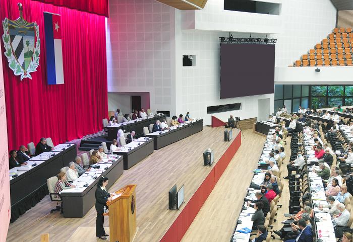 Raúl en la Asamblea Nacional 