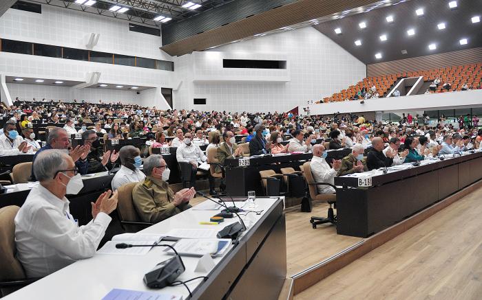 Raúl en la Asamblea Nacional 
