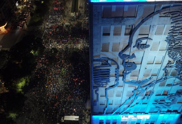 Masiva marcha conmemoró el aniversario 70 del fallecimiento de Eva Perón.