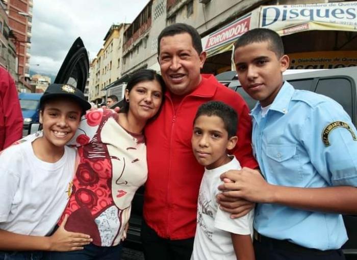 La esposa y los hijos de Dasilva, en el encuentro con Chávez, y que aquel relata conmovido. foto: Cortesía de la familia