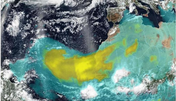 Imagen de la nube de polvo del Sahara tomada por la Nasa