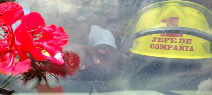 Cuerpo de Bomberos en Base de Supertanques