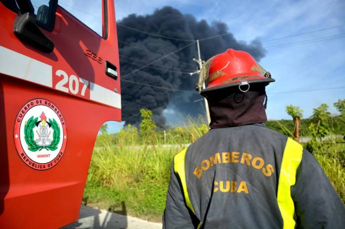 «Ya me encontraba a unos 300 metros del tanque cuando escuché el estruendo y de pronto sentí un escalofrío al ver el brazo de candela sobre nosotros y a la gente correr espantada»