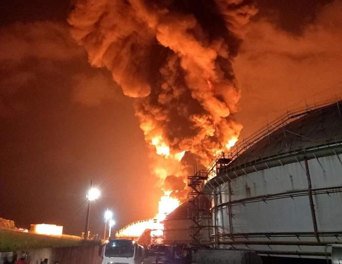 Momento de la explosión del segundo tanque