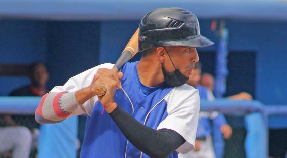 Cristian Hidalgo es el nuevo líder en jonrones, con tres