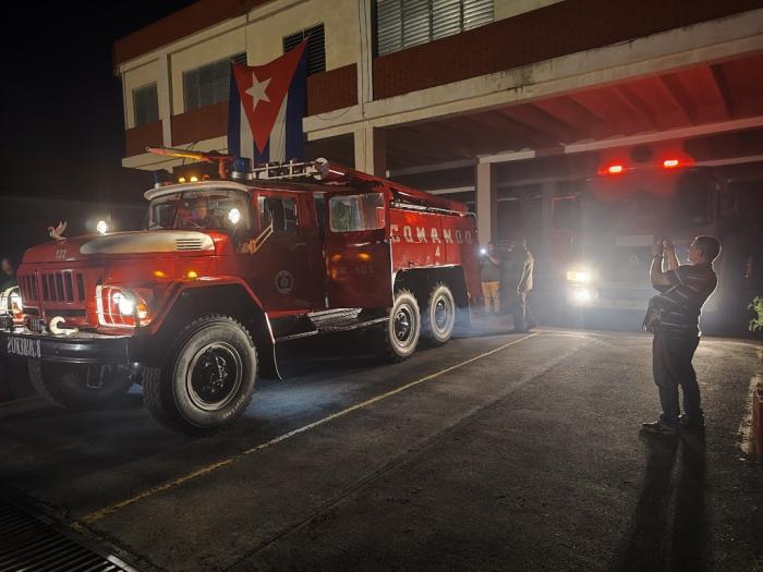 Desde Sancti Spíritus parten bomberos de refuerzo hacia Matanzas