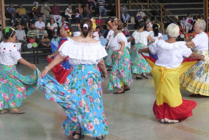 Las coromotanas, deporte y arte; un fruto de Barrio Adentro Deportivo