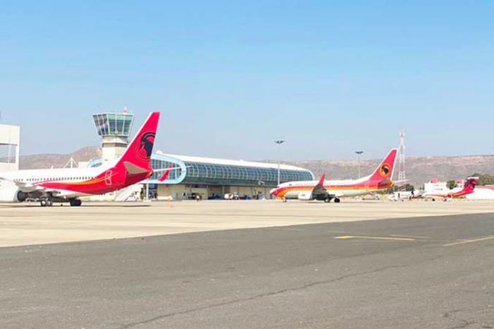 Retoman Cuba y Angola vuelos comerciales